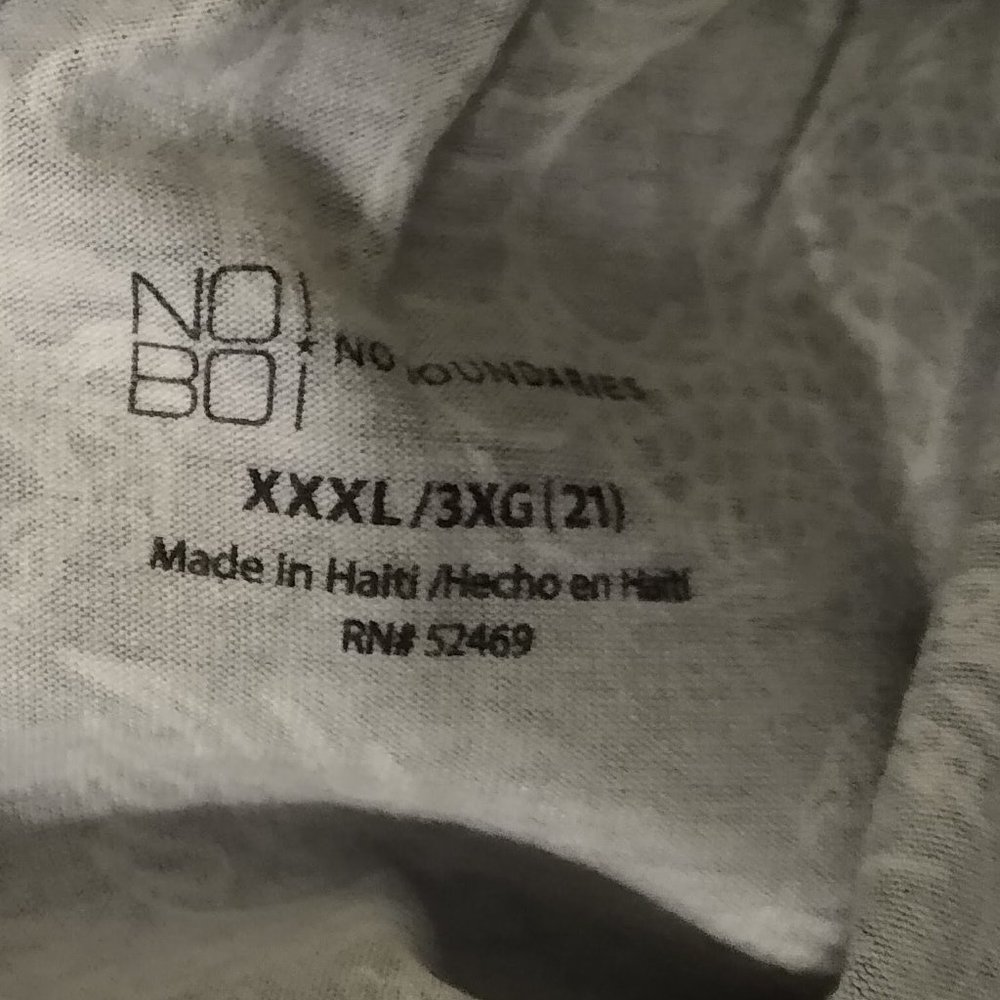 No Boundaries Plus size Capris - Picture 3 of 4